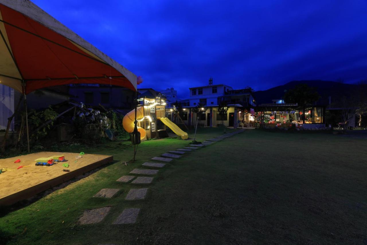 Jiang'S B&B 江院子庭園民宿 Цзянь Экстерьер фото